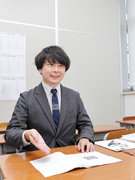 少人数制進学塾の講師（数学のみ担当）◆難関大学を目指す生徒を指導／月給35万円～／残業月10h以内1