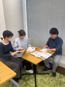 広報◆自社メディア運営・マーケティングなど／初の専任担当で裁量大／年間休日122日／賞与年3回1