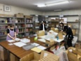 トレカの仕入れスタッフ◆将来的に新商品の開拓にも挑戦可能／完休2日・土日休み／髪型・髪色・ピアス自由2