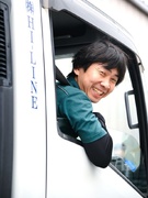 ルート配送ドライバー◆朝の混雑を避けて13時出勤！／賞与年2回＆希望休OK／中型免許取得の全額支援1