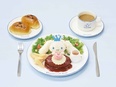 『シナモロールカフェ』の店舗運営スタッフ◆メニュー・グッズ企画も担当／年休118日／全店駅チカ2