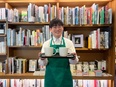 Book&Cafeの店長候補（スターバックス店舗で勤務）◆未経験歓迎／年休121日／残業月12h以内3