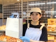 洋菓子店の販売スタッフ◆『PRESS BUTTER SAND』等で勤務／年間休日120日／賞与年2回2