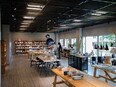 商品管理（商品の改良や開発をサポート）◆未経験者歓迎／年間休日120日以上／賞与最大6ヶ月分3