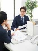 総務（未経験歓迎）◆丸紅グループ／創業123年／年休124日／残業月平均8h／昨年度賞与6.7ヶ月分1