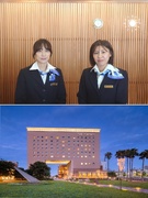『ナビオス横浜』のフロントスタッフ◆年間休日120日以上／残業月約10時間／ほぼ毎年定時昇給あり1