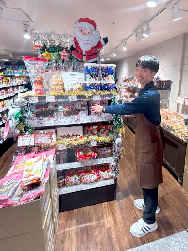 店舗運営スタッフ◆未経験歓迎／働く時間の調整可／賞与年2回／家族手当・住宅手当有／創業70年以上イメージ1