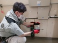 消防設備の点検工事スタッフ（未経験歓迎）◆月給25万円～／手厚い資格取得支援あり／残業月20時間以下2