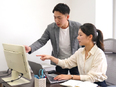 事務スタッフ◆年休127日／土日祝休／残業月10h／賞与年2回＆月3万円の資格手当有／髪型ネイル自由2