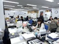 アパレルの生産管理◆創業364年／実働7時間20分／基本定時退勤／有名ブランドの商品を担当／服装自由2