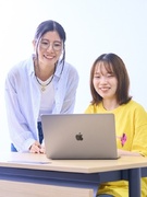 事務◆大手ゲーム・エンタメ会社で働く！／服装・ネイル・髪型自由／ゆったり10時出社・残業少／上場企業1