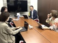 経理（クライアントの経理業務を支援）◆年間休日121日／土日祝休み／残業少なめ／月給33万円以上！2