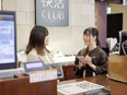 複合カフェ『快活CLUB』の店長候補◆月給31.7万円～／年休120日／年2回の7連休可／残業少2
