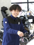 大型サイクルストアの販売スタッフ◆未経験歓迎／個人ノルマなし／月8～10日休／資格・家族手当など充実1