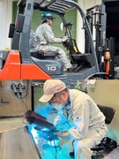 製造スタッフ◆年休120日以上／1年目年収430万円も可／昨年賞与最大7ヶ月分／皆勤手当1.1万円～1