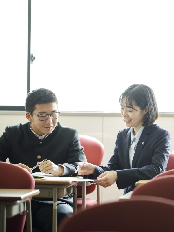 四谷学院の事務スタッフ◆生徒の夢を近くで応援／年20万円の奨励金あり／未経験9割／残業月平均7.8hイメージ1
