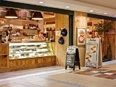 NYスタイルカフェの店舗運営スタッフ◆7連休取得OK/昇給・賞与年2回+決算賞与/各種手当充実3