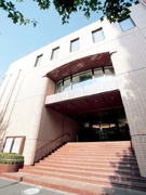 製菓学校の経理事務（未経験歓迎）◆年休120日／夏季14連休／基本定時退社／学生を支える／開校72年1