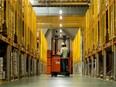倉庫管理スタッフ（未経験歓迎）◆賞与実績4.6ヶ月分／毎年昇給／平均勤続年数16.7年／年休121日2