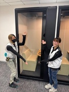 オフィス用家具の組立スタッフ（未経験歓迎）◆月給28万円～／残業少なめ／完全週休二日制／稼げる環境1