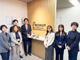 研究アシスタント（未経験歓迎）◆家賃半額補助制度あり／完全週休2日／残業月平均10時間／土日祝休み2