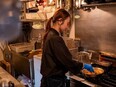 店舗運営スタッフ（未経験歓迎）◆月給28万／月8日以上休み／住宅補助有／オープニングスタッフ募集中！3