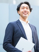 人事企画◆グループの人材戦略に貢献／東証プライム上場／年休125日／残業月10～15h／賞与年3回1