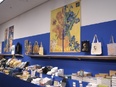 展覧会特設ショップの運営管理◆美術館や博物館に携わる/ステップアップで商品企画も/月給30万円以上2