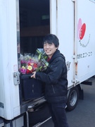 お花のルート配送スタッフ◆急募／未経験歓迎／13時半退社／残業少なめ／賞与年2回／転勤無1