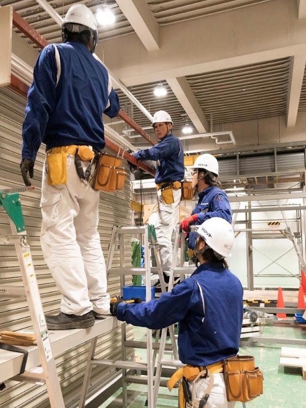 施工スタッフ（施工・メンテナンスを担当）◆自分次第で休める／平均月収50万可／最長6ヶ月の保証ありイメージ1