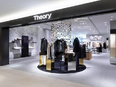 『Theory』の販売スタッフ◆年休120日／完休2日制／年16日の特別休暇あり／残業月10h3
