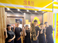 鳥貴族の店舗運営スタッフ◆最短1年で店長昇格可能/未経験から月給25万円以上!/家族手当なども充実!2