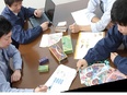 お土産品のルート配送（未経験歓迎）◆残業月10h／長距離運転＆夜勤なし／設立65年／銘菓を届ける！3