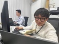 アプリ開発のシステムエンジニア◆月給31万円～65万円／リモート率70％／年休127日／社内チーム制3