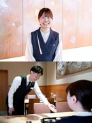 『美々卯』のホールスタッフ◆大阪を代表する味「うどんすき」で有名な名店／完全週休2日／賞与年2回1