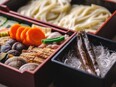 『美々卯』のホールスタッフ◆大阪を代表する味「うどんすき」で有名な名店／完全週休2日／賞与年2回2