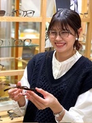 アイウェアの販売スタッフ（未経験歓迎）◆未経験入社9割／残業月15h以下／服装自由／「似合う」を作る1