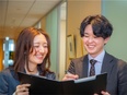 人材コンサルタント◆土日祝休み／月給35万8000円～／インセンあり／チーム制／東証プライム市場上場2
