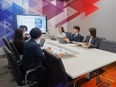 デザイナー◆フレックスタイム制／受託制作／月給50万円も可／賞与年2回／年休120日以上3