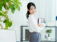 事務◆未経験OK／フレックス制／年間休日124日／残業月11.4h／月給30万円～2