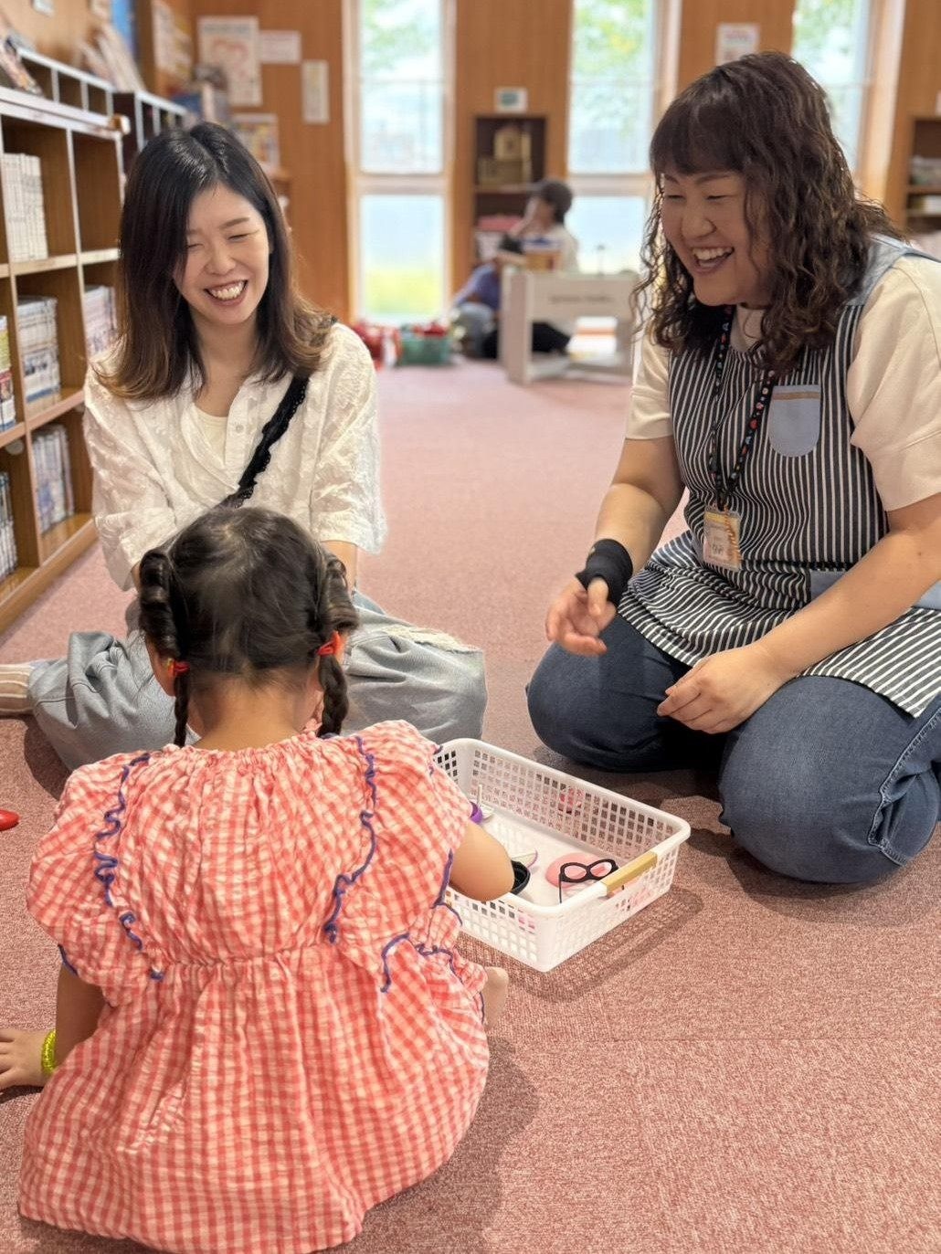 児童館スタッフ◆遊びのサポートやイベント企画が中心／完全週休2日制／年休129日／残業月20h以下イメージ1