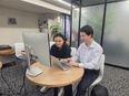 データエンジニア◆リモート可／残業10h以内／年休130日／4年連続約3万円昇給3