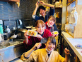 おにぎり専門店の店舗運営スタッフ◆年休120日／テイクアウト専門／月給28万円～／オープニング募集有2