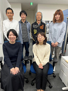 デザイナー（医薬品の広告やパンフレットの制作）◆年休127日／年俸制600万円～／フルリモートワーク1