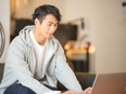 Webマーケター(未経験歓迎)◆月給30万円~/インセンで月15万円以上も/年休125日/残業なし2