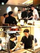 店舗運営スタッフ◆積極的な働き方改革・制度導入を推進中／未経験でも月給31万円以上／完全週休2日制1