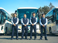 バスドライバー◆観光・路線・送迎バス、ハイヤーから選べる／普通AT応募OK／月収例37万円／社宅あり2
