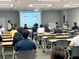 経理総務（未経験歓迎）◆月給27万円～／年休125日／完休2日制／残業少なめ3