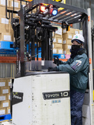 倉庫作業員（未経験歓迎）◆月収30万以上可／残業20h以下／賞与年2回／上場G企業1