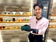 天然革製品の販売スタッフ◆年休125日／残業月15h以下／ノルマなし／経年変化を伝える接客3